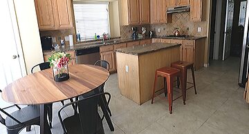 6Bdrm 3.5Bath 14Beds - 2 Story Houston