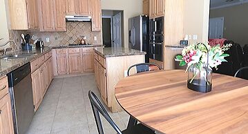 6Bdrm 3.5Bath 14Beds - 2 Story Houston