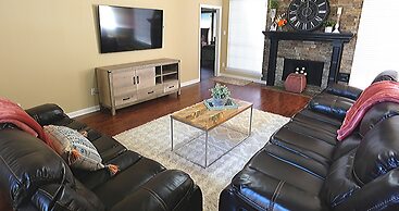 6Bdrm 3.5Bath 14Beds - 2 Story Houston