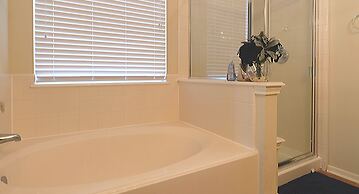 4Bdrm 2.5Bath 10Beds - Sugarland Fresno
