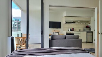 Marina View Apartment in Viaduct - Pool