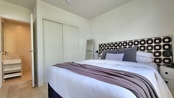 Marina View Apartment in Viaduct - Pool