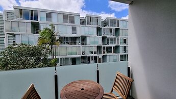 Marina View Apartment in Viaduct - Pool