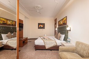 Green Castle Mall Road