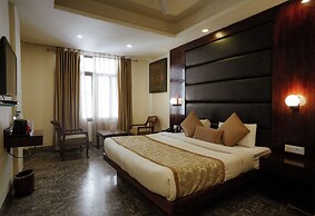 Green Castle Mall Road