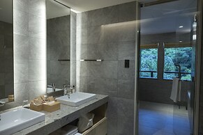 moksa Rebirth Hotel