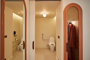 The Standard, Bangkok Mahanakhon