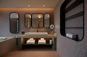 The Standard, Bangkok Mahanakhon