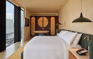 The Standard, Bangkok Mahanakhon