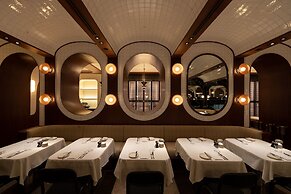 The Standard, Bangkok Mahanakhon