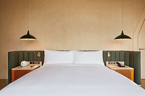 The Standard, Bangkok Mahanakhon