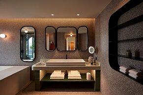 The Standard, Bangkok Mahanakhon