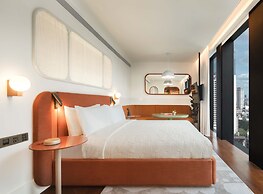 The Standard, Bangkok Mahanakhon