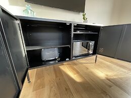 River Guest House With Jacuzzi, Fire and Boat Hire