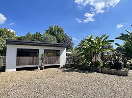 River Guest House With Jacuzzi, Fire and Boat Hire