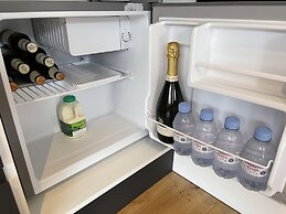 River Guest House With Jacuzzi, Fire and Boat Hire