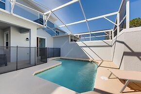 8953 CC - 4BR Townhome With Sparkling Pool