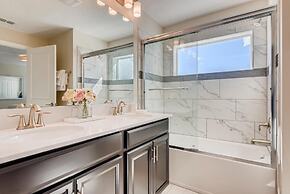 8953 CC - 4BR Townhome With Sparkling Pool