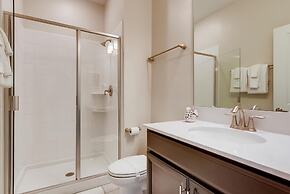 8953 CC - 4BR Townhome With Sparkling Pool