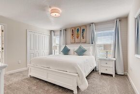 8953 CC - 4BR Townhome With Sparkling Pool