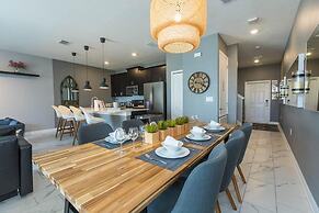 8924 SD - Luxury 4BR Townhome: Private Pool