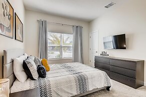 4321 QS - Magical Haven Townhome w/ Pool