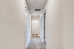 4321 QS - Magical Haven Townhome w/ Pool