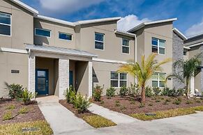 4321 QS - Magical Haven Townhome w/ Pool