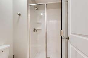 4321 QS - Magical Haven Townhome w/ Pool