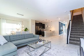 1180 CD - Magical 5BR Townhome With Pool