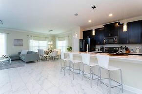 1180 CD - Magical 5BR Townhome With Pool