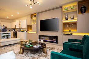 2330 LC - Luxurious 8BR Getaway