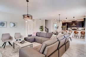 1552 MC - Vibrant Villa: Pools & Magic 6bds