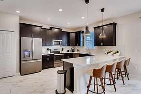 1552 MC - Vibrant Villa: Pools & Magic 6bds