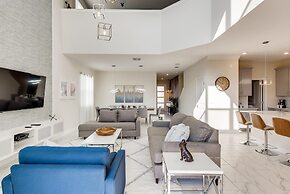 871 DS - Exquisite 5BR Retreat With Pool