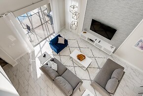 871 DS - Exquisite 5BR Retreat With Pool