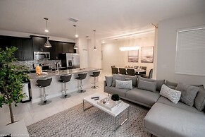 1556 PD - Poolside Bliss: Enchanted 4BR Townhome