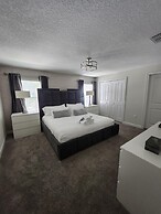 1556 PD - Poolside Bliss: Enchanted 4BR Townhome