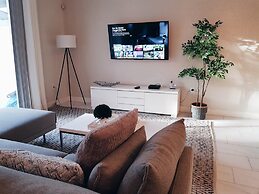 1556 PD - Poolside Bliss: Enchanted 4BR Townhome