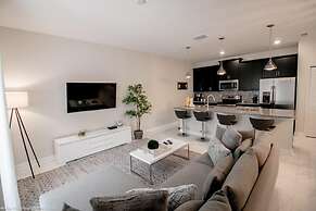 1556 PD - Poolside Bliss: Enchanted 4BR Townhome