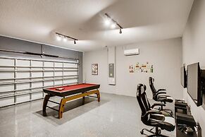 8908 CC - 6BR Luxury Home: Private Pool