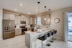 8908 CC - 6BR Luxury Home: Private Pool