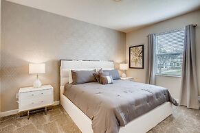 8908 CC - 6BR Luxury Home: Private Pool