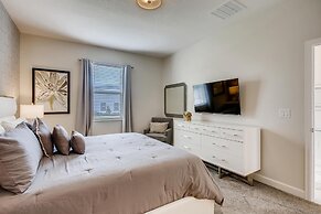 8908 CC - 6BR Luxury Home: Private Pool