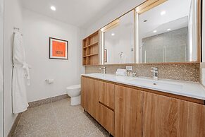 Level Chicago - River North