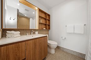 Level Chicago - River North