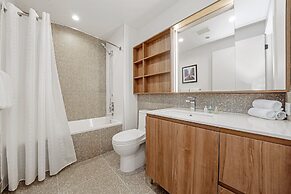 Level Chicago - River North