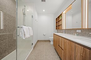 Level Chicago - River North