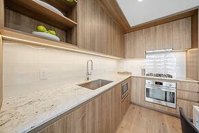 Level Chicago - River North