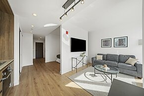 Level Chicago - River North